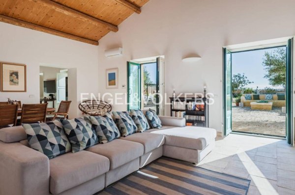 casa indipendente in vendita a Noto in zona San Lorenzo