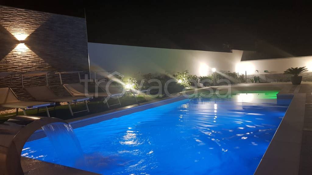 casa indipendente in vendita a Noto