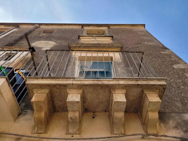 casa indipendente in vendita a Noto
