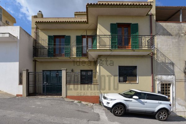 casa indipendente in vendita a Noto