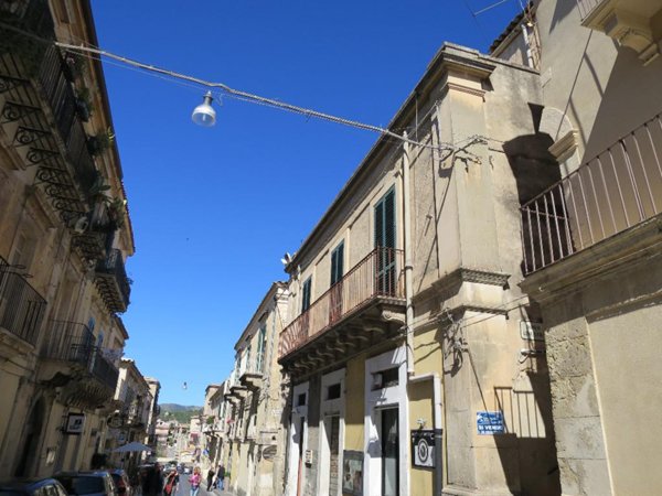 casa indipendente in vendita a Noto