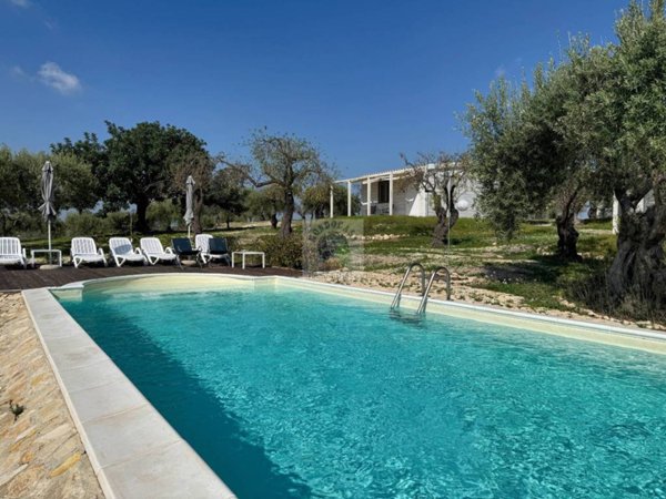 casa indipendente in vendita a Noto in zona Vendicari