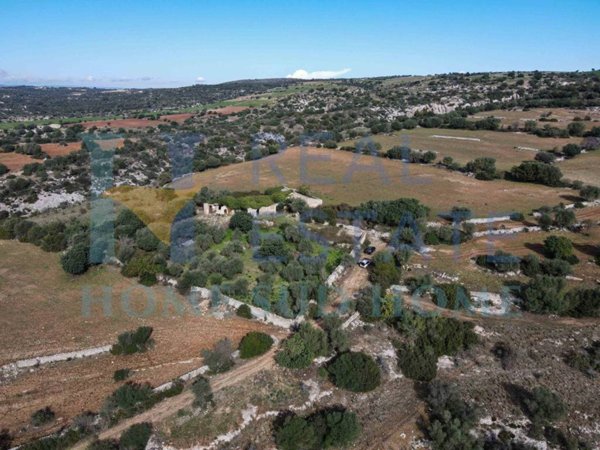 casa indipendente in vendita a Noto