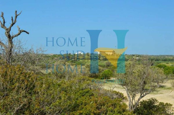 pentavano in vendita a Noto in zona Vendicari