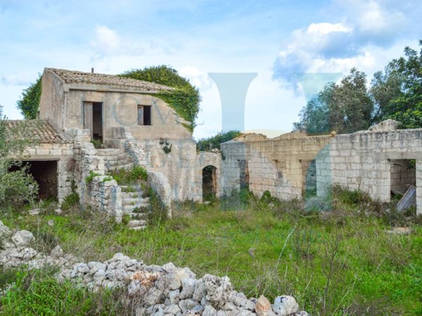 casa indipendente in vendita a Noto