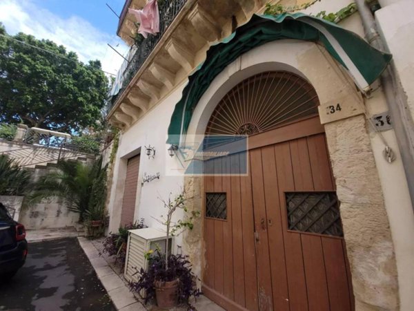 casa indipendente in vendita a Noto