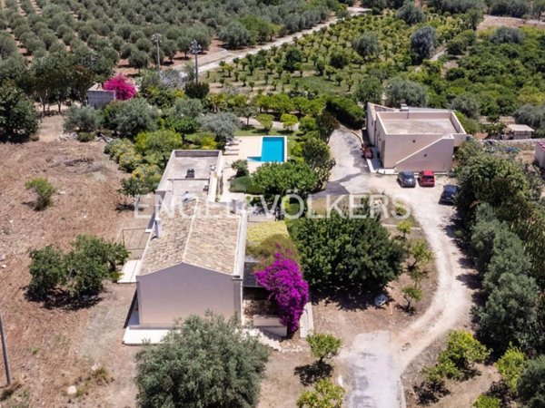 casa indipendente in vendita a Noto