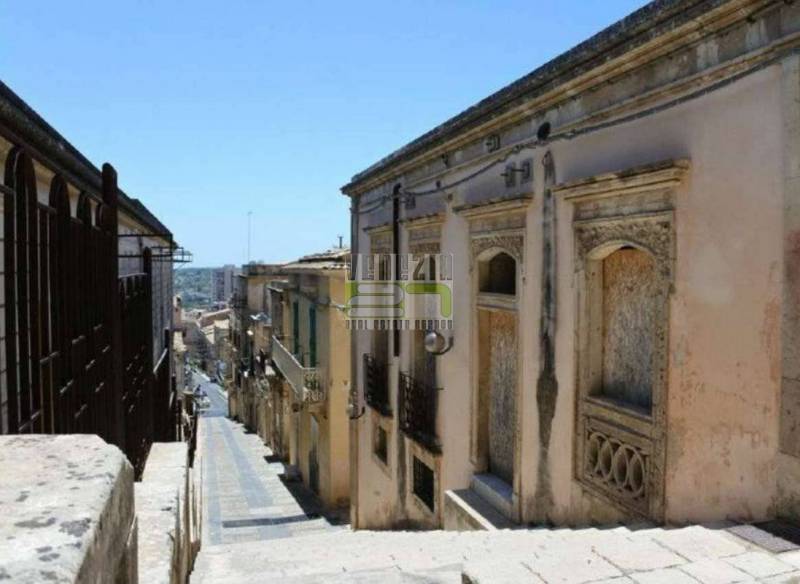intera palazzina in vendita a Noto
