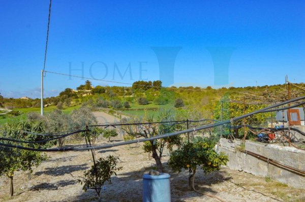 casa indipendente in vendita a Noto in zona Vendicari