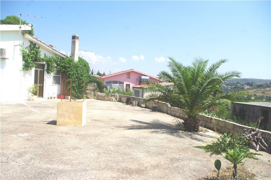 casa indipendente in vendita a Noto in zona San Corrado di Fuori