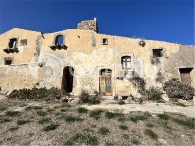 intera palazzina in vendita a Noto