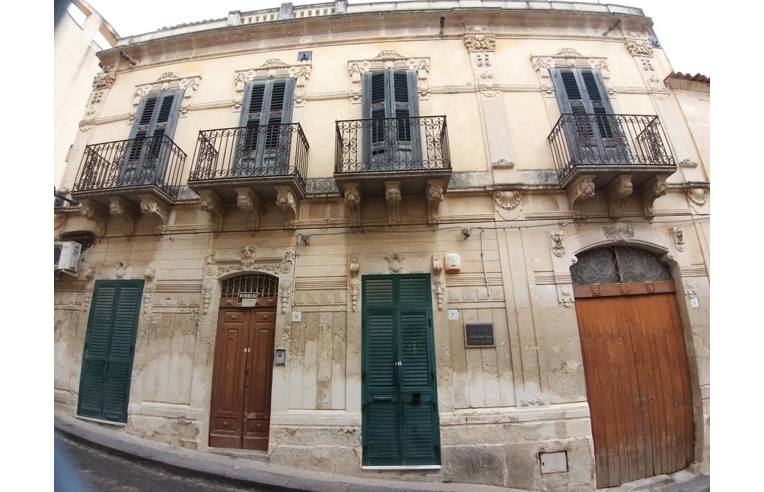 intera palazzina in vendita a Noto