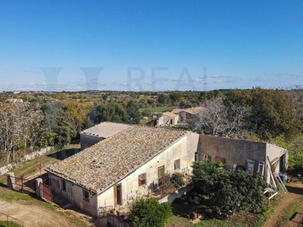 casa indipendente in vendita a Noto in zona Testa dell'Acqua