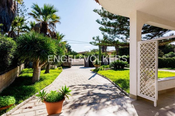 casa indipendente in vendita a Noto in zona San Lorenzo