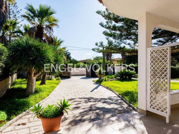 casa indipendente in vendita a Noto in zona San Lorenzo