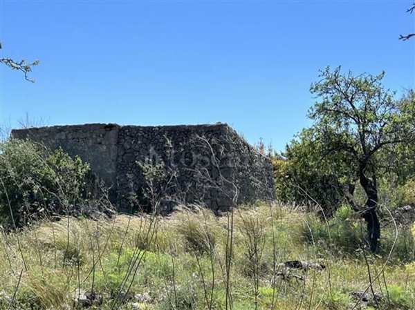 quadrivano in vendita a Noto in zona San Corrado di Fuori