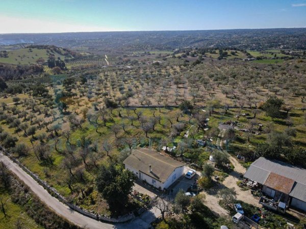 casa indipendente in vendita a Noto