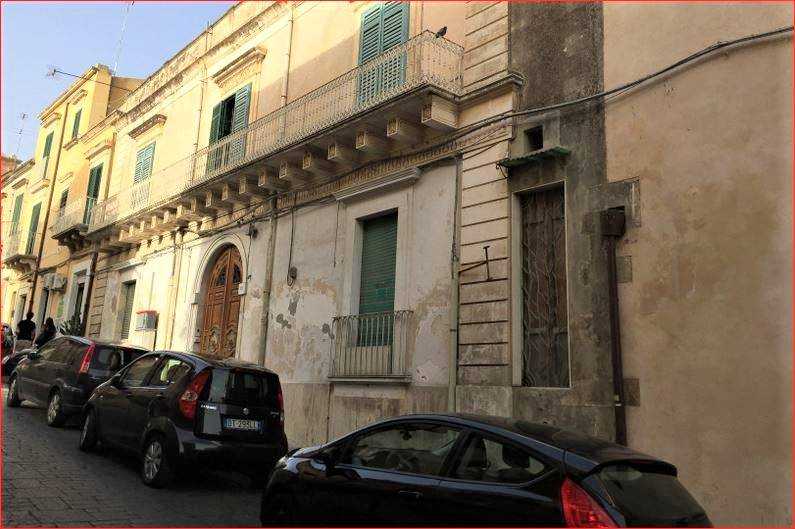 intera palazzina in vendita a Noto