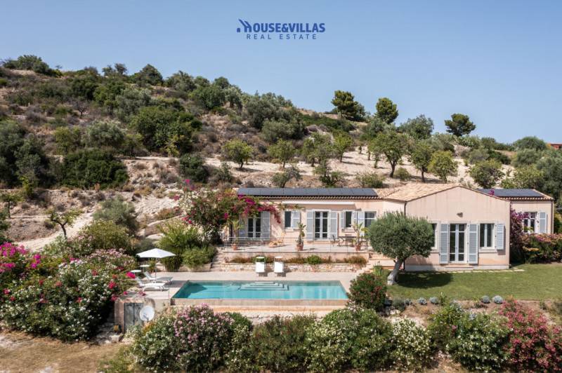 casa indipendente in vendita a Noto