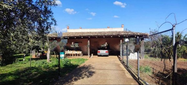 casa indipendente in vendita a Noto