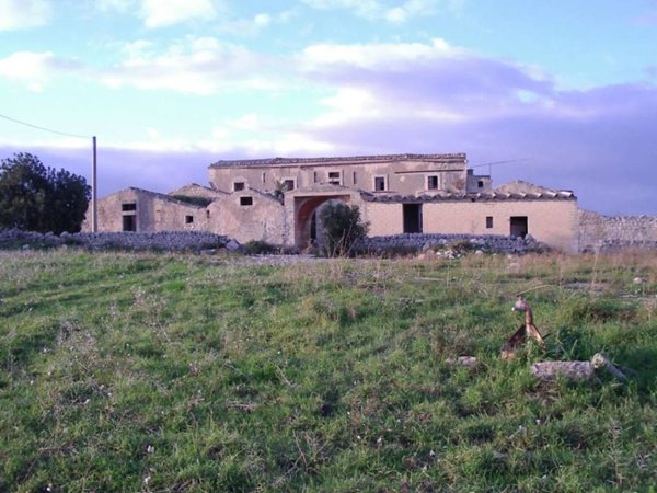 casa indipendente in vendita a Noto