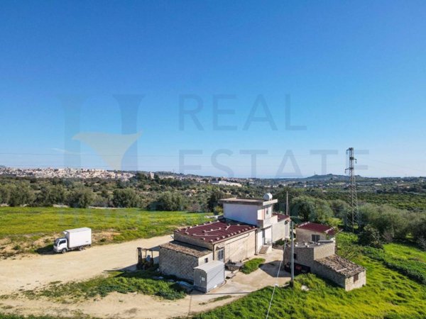 casa indipendente in vendita a Noto