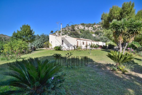 casa indipendente in vendita a Noto