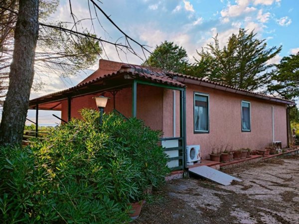 casa indipendente in vendita a Noto