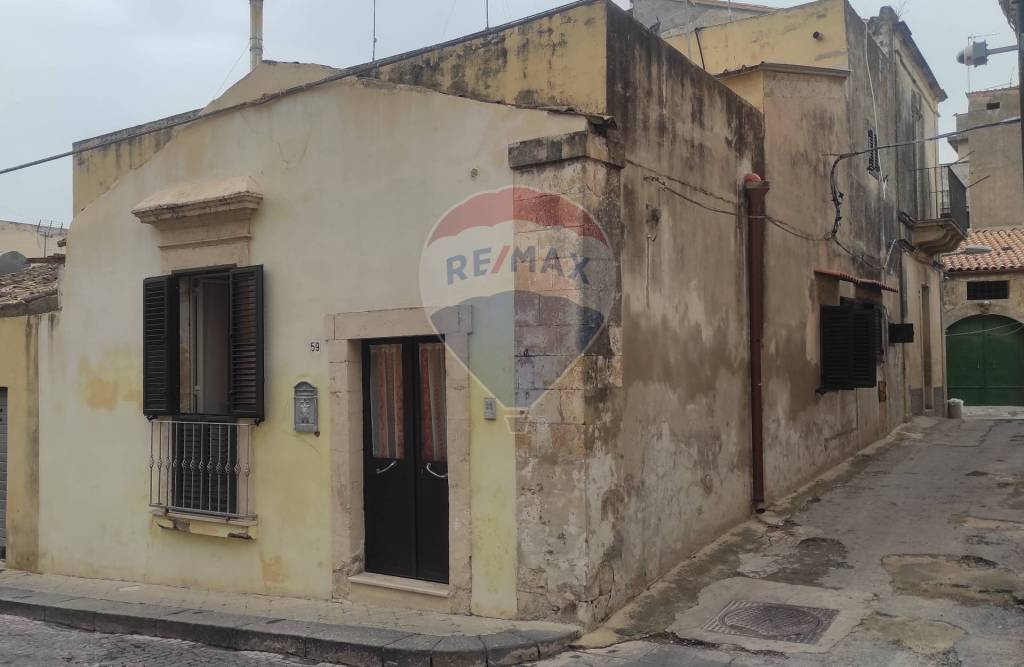 casa indipendente in vendita a Noto