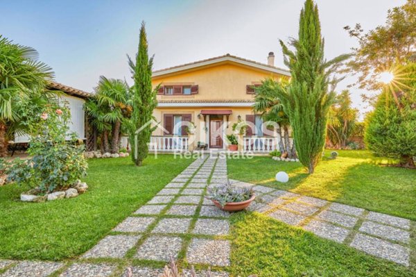 casa indipendente in vendita a Noto in zona Lenzavacche