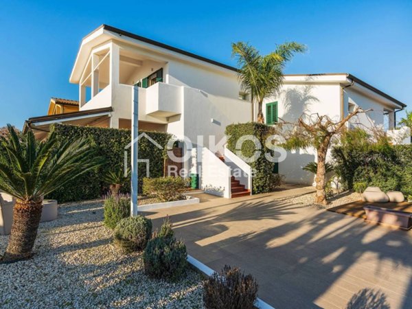 casa indipendente in vendita a Noto in zona Reitani