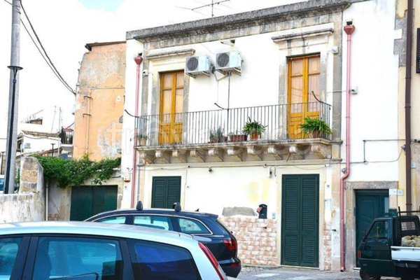 casa indipendente in vendita a Noto