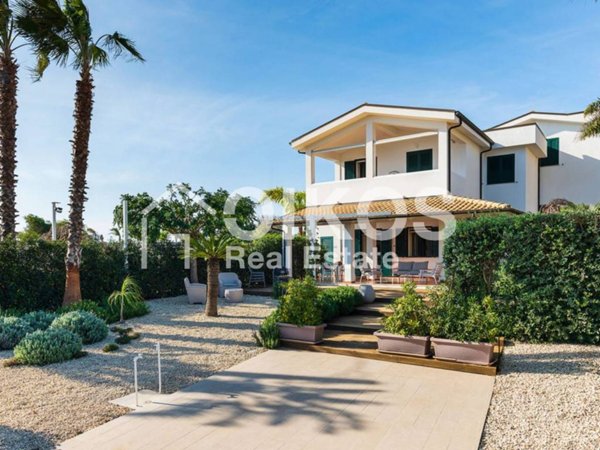 casa indipendente in vendita a Noto in zona San Lorenzo