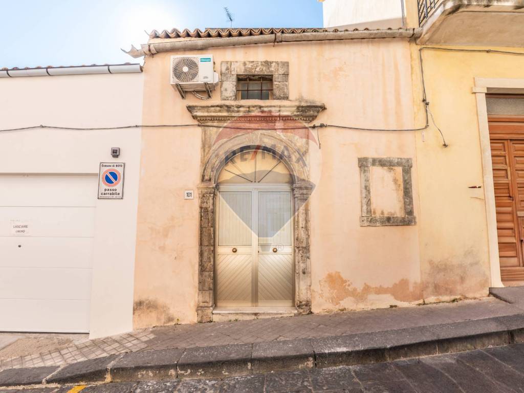 casa indipendente in vendita a Noto