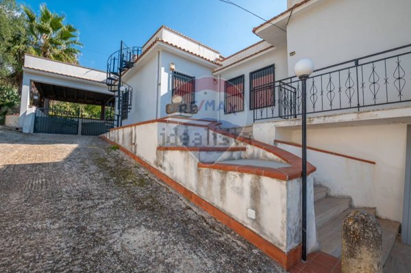 casa indipendente in vendita a Noto