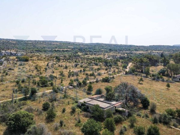 casa indipendente in vendita a Noto