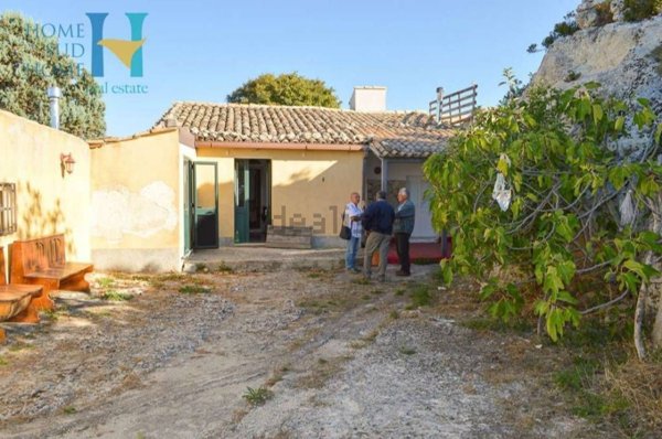 pentavano in vendita a Noto in zona Vendicari