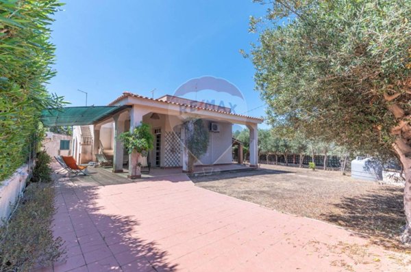 casa indipendente in vendita a Noto