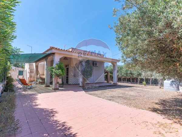 casa indipendente in vendita a Noto