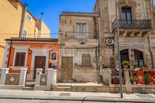casa indipendente in vendita a Noto