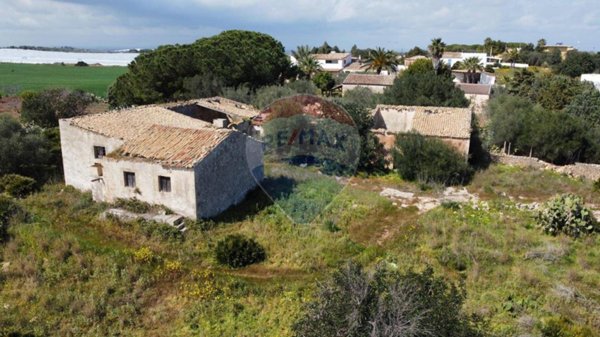 casa indipendente in vendita a Noto