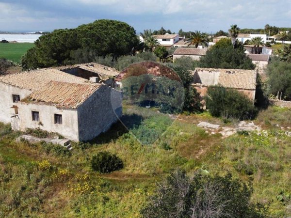 casa indipendente in vendita a Noto