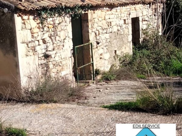 casa indipendente in vendita a Noto in zona Santa Lucia