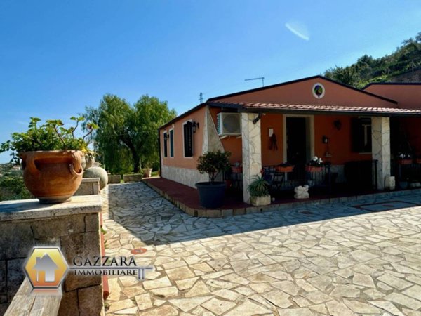 casa indipendente in vendita a Noto