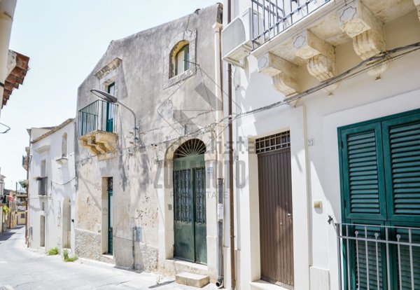 casa indipendente in vendita a Noto