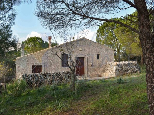 casa indipendente in vendita a Noto