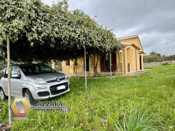 casa indipendente in vendita a Noto