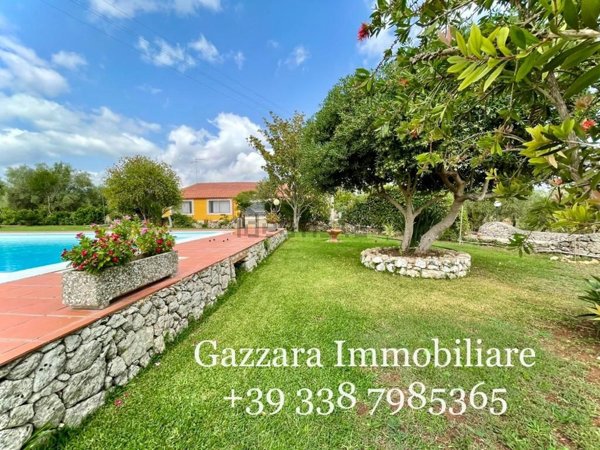 casa indipendente in vendita a Noto