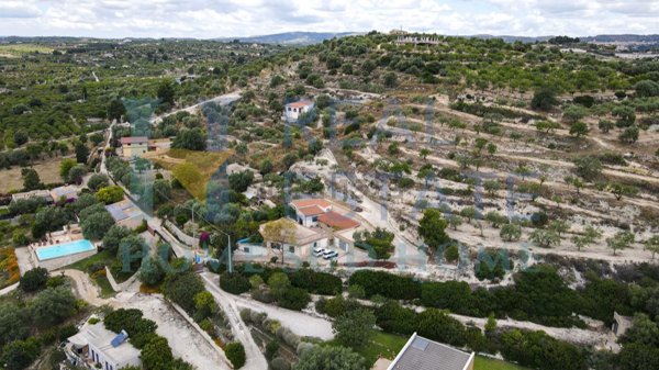 pentavano in vendita a Noto