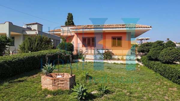 casa indipendente in vendita a Noto